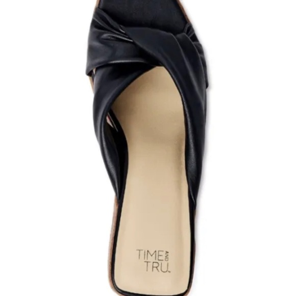 Time & Tru Wedges SZ 7 Black Sandals NWT - Picture 3 of 8